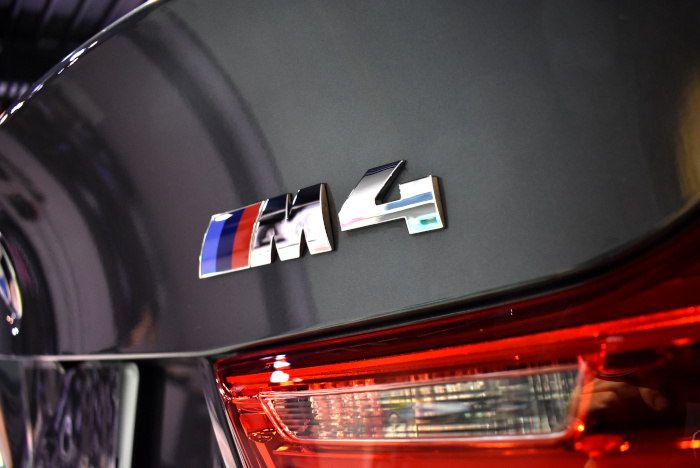 BMW M4_8