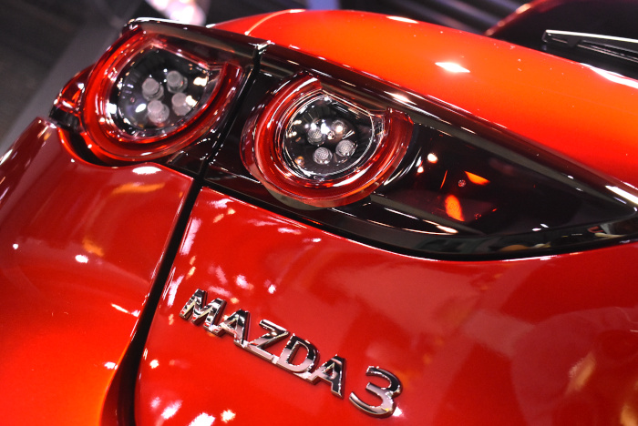 MAZDA3-9