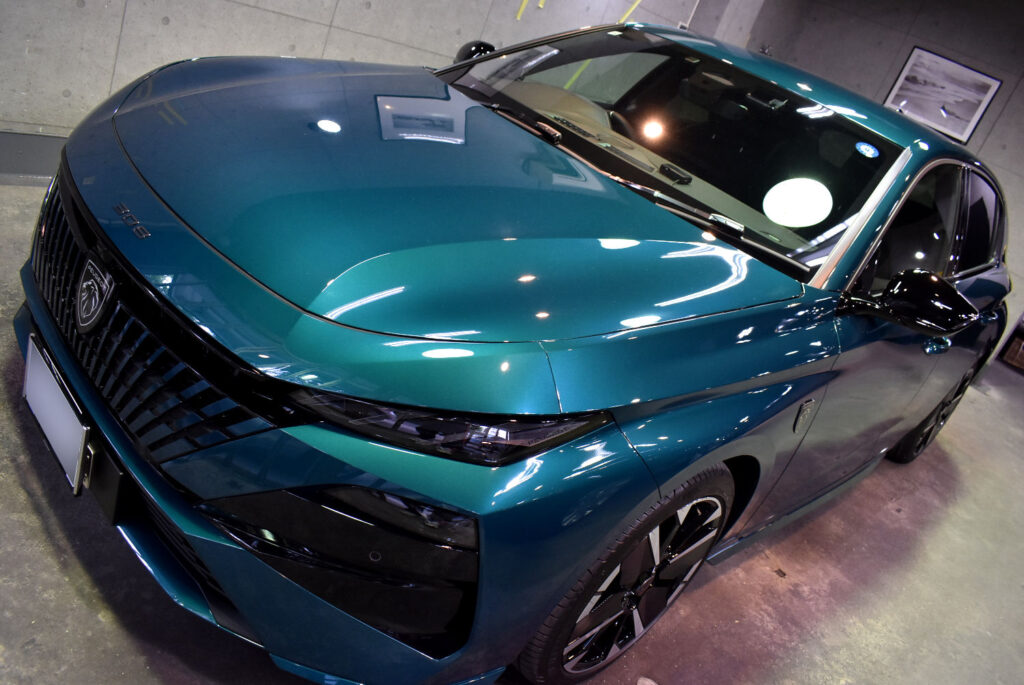 リボルト川崎・PEUGEOT、308のセラミックコーティングです。