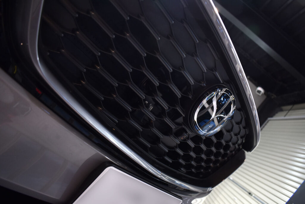 リボルト川崎・マツダ、CX-5のガラスコーティング。