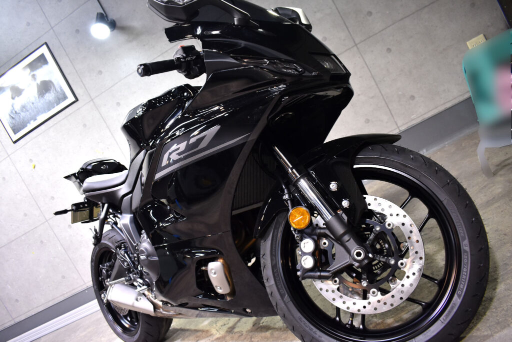 リボルト川崎・ヤマハ、YZF-R7のバイク、セラミックコーティング。